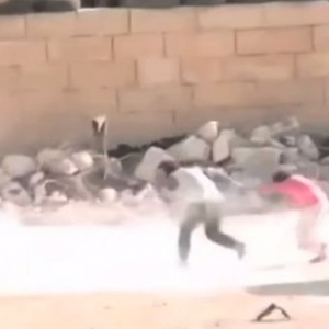 8岁叙利亚男童突破狙击手攻击，救出女孩-学龄前-其他