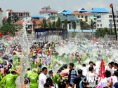 千年傣族泼水节 送旧迎新互祝吉祥幸福健康(图)